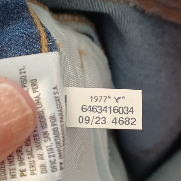 American Eagle MOM JEAN Women’s 0 Short Blue Medium Wash Mid Rise Stretch Denim - Picture 10 of 11